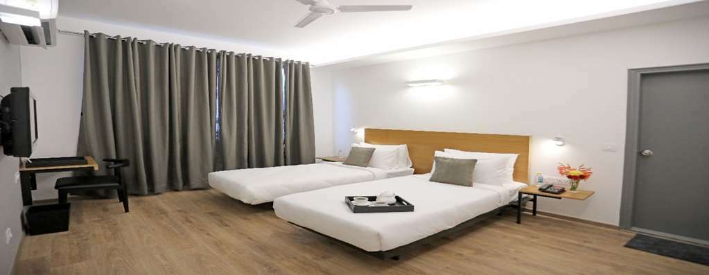 Oyo Townhouse 027 Sector 15 Gurgaon Hotel Room photo