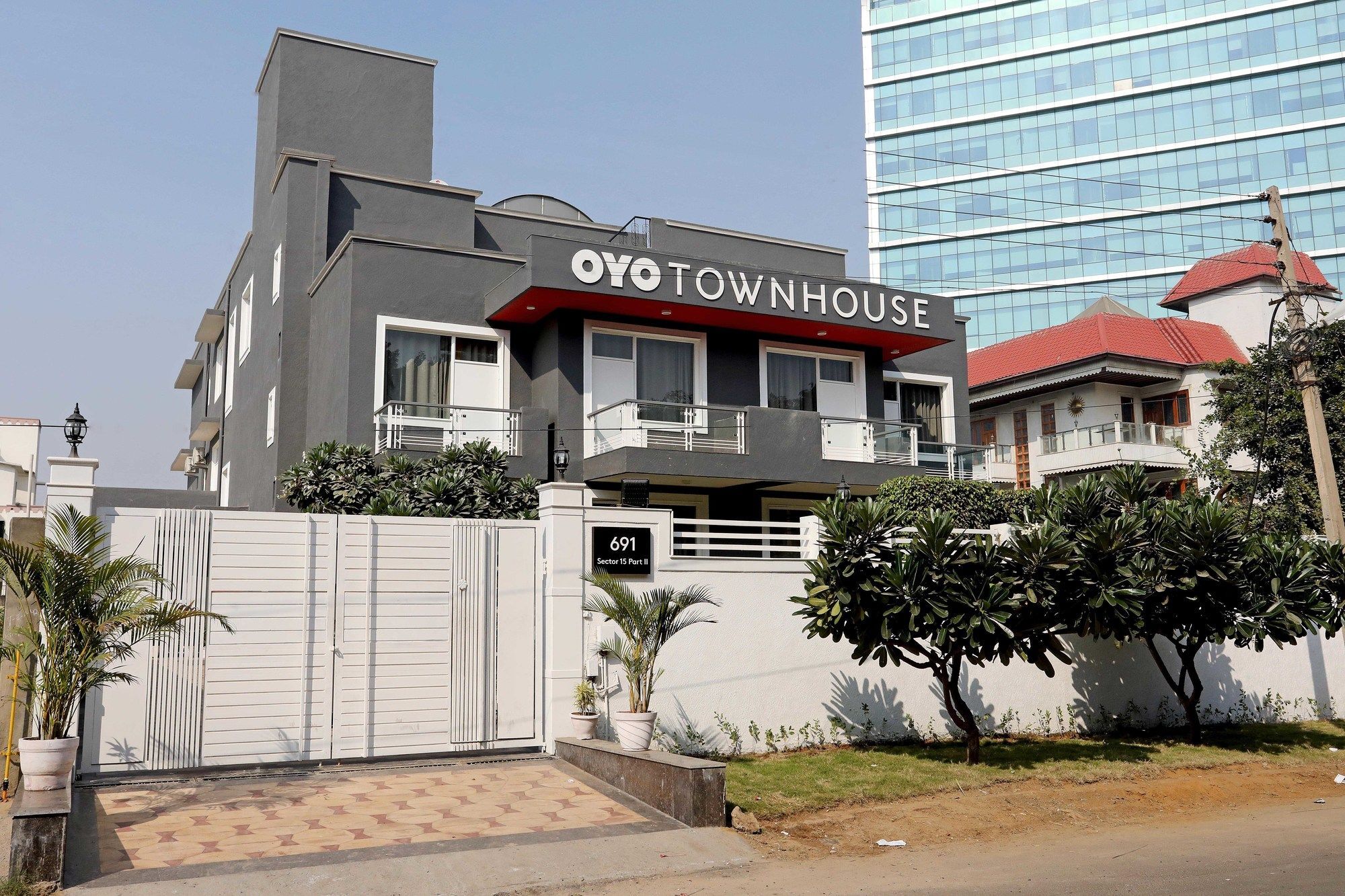 Oyo Townhouse 027 Sector 15 Gurgaon Hotel Exterior photo